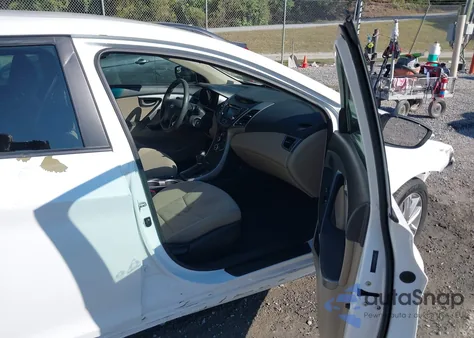 2015 Hyundai Elantra Se z USA, uszkodzony, nr VIN 5NPDH4AE4FH609471